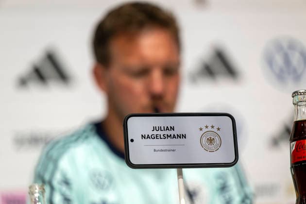 27.05.2026, Fussball DFB-Nationalmannschaft Deutschland, Trainingslager vor der WM, Auftakt-Pressekonferenz im Medienzentrum HALFTIME bei ADIDAS, in Herzogenaurach. AM Podium stellt Sportdirektor Trainer Julian Nagelsmann (Deutschland) den Fragen der Journalisten