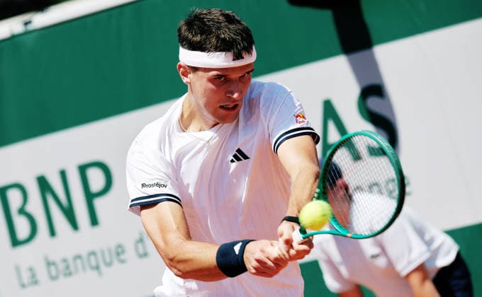 TENNIS - French Open 2026 PARIS,FRANCE,27.MAY.26 - TENNIS - ATP, Tennis Herren World Tour, French Open, Roland Garros, Grand Slam. Image shows Jakub Mensik (CZE).  GEPAxpictures xMatthiasxHauer