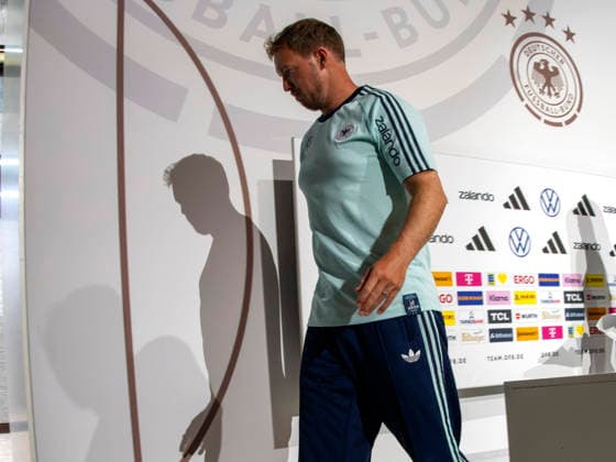 27.05.2026, Fussball DFB-Nationalmannschaft Deutschland, Trainingslager vor der WM, Auftakt-Pressekonferenz im Medienzentrum HALFTIME bei ADIDAS, in Herzogenaurach. Am Ende der PK, Trainer Julian Nagelsmann (Deutschland) geht.