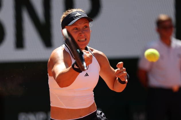 ROLAND GARROS 2026 Thierry Larret MAXPPP - PARIS (75) 27 05 2026 Thierry Larret Maxppp. Tennis. Roland Garros 2026. Internationaux de France de tennis. Stade Roland Garros, Paris (75). Le 27 Mai. Court Suzanne LENGLEN : Yuliia STARODUBTSEVA (UKR) vs Elena RYBAKINA (KAZ). Roland Garros French Open tennis tournament, in Paris, France, on 27 May 2026 PARIS (75) STADE ROLAND GARROS PARIS ILE DE FRANCE FRANCE  Copyright: xMAXPPPxThierryxLarretx TLR202605274604 TLR202605274604