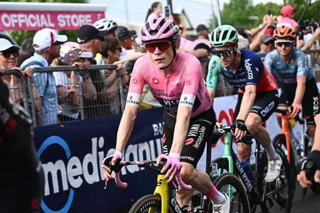 May 27, 2026, Andalo, ITALY: Danish rider Jonas Vingegaard Hansen of Team Visma Lease A Bike, wearing the overall leader s pink jersey, after crossing the finish line of 17th stage of the 109 Giro d Italia 2026, over 202 km from Cassano d Adda to Andalo, Italy, 27 may 2026. ANSA LUCA ZENNARO. ITALY CYCLING GIRO D ITALIA  - ZUMAa110 20260527_zaf_a110_031 Copyright: xLucaxZennarox