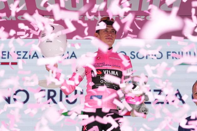 Denmark™s Jonas Vingegaard Hansen of Team Visma Lease A Bike pink jersey during Stage 17 of the Giro d™Italia from Cassano D Adda to Andalo Italy, Wednesday May 27, 2026  Copyright: xGianmattiaxD Albertoi LaPressex