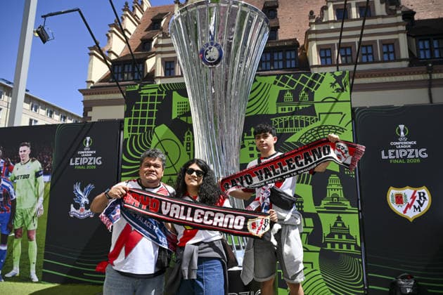 Ahead of Crystal Palace v Rayo Vallecano - UEFA Conference League Final LEIPZIG, GERMANY - MAY 27: Supporters of England s Crystal Palace and Spain s Rayo Vallecano gather in the fan zone set up at Marktplatz ahead of the UEFA Conference League final in Leipzig, Germany, on May 27, 2026. Halil Sagirkaya Anadolu Leipzig Germany. Editorial use only. Please get in touch for any other usage.  Copyright: x2026xAnadoluxHalilxSagirkayax