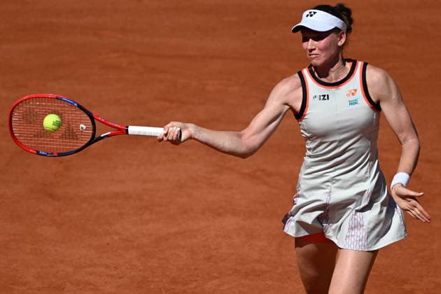 2026 French Open (Roland-Garros) - Day 4 PARIS, FRANCE - MAY 27: Yuliia Starodubtseva of Ukraine (not seen) competes with Elena Rybakina of Kazakhstan in the women s singles match on day 4 of the French Open tennis tournament on Court Suzanne-Lenglen at the Roland-Garros Complex in Paris, France on May 27, 2026. Burak Akbulut Anadolu Paris France. Editorial use only. Please get in touch for any other usage.  Copyright: x2026xAnadoluxBurakxAkbulutx