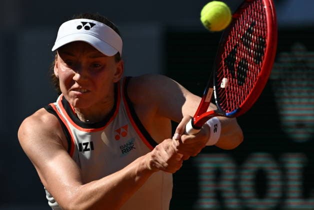 2026 French Open (Roland-Garros) - Day 4 PARIS, FRANCE - MAY 27: Yuliia Starodubtseva (not seen) of Ukraine competes with Elena Rybakina of Kazakhstan in the women s singles match on day 4 of the French Open tennis tournament on Court Suzanne-Lenglen at the Roland-Garros Complex in Paris, France on May 27, 2026. Burak Akbulut Anadolu Paris France. Editorial use only. Please get in touch for any other usage.  Copyright: x2026xAnadoluxBurakxAkbulutx