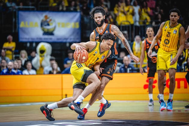 Basketball Berlin 27.05.2026 Saison 2025 2026 EasyCredit BBL 1. Bundesliga Männer, Herren Playoffs Viertelfinale Spiel 5 Alba Berlin - RASTA Vechta Jack Kayil (Alba Berlin, No.07) Tevin Brown (Vechta, No.10)
