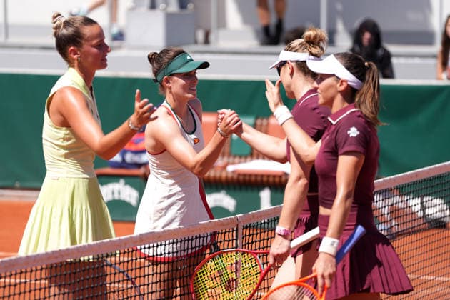2026-05-27 2026 French Open - Day Four PARIS, FRANCE - MAY 27: Isabelle Haverlag of the Netherlands, Maia Lumsden of United Kingdom, Gabriela Dabrowski of Canada, Luisa Stefani of Brasil during Day Four of the 2026 French Open at Roland Garros on May 27, 2026 in Paris, France. (Photo by Marleen Fouchier BSR Agency) Paris France Content not available for redistribution in The Netherlands directly or indirectly through any third parties. Copyright: xBSRxAgencyx