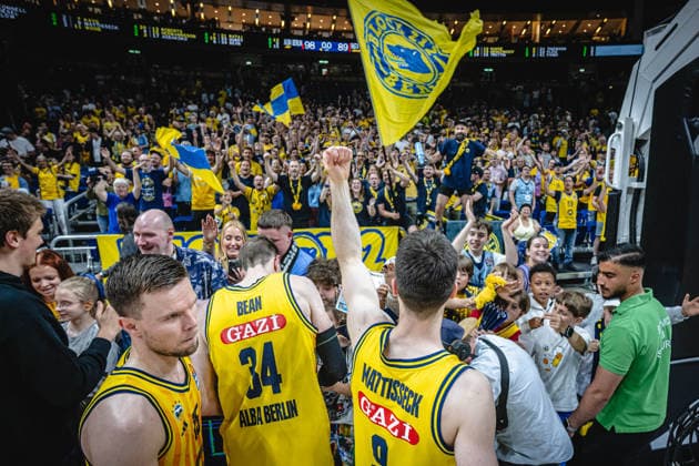 Basketball Berlin 27.05.2026 Saison 2025 2026 EasyCredit BBL 1. Bundesliga Männer, Herren Playoffs Viertelfinale Spiel 5 Alba Berlin - RASTA Vechta Jubel Alba Jonas Mattisseck (Alba Berlin, No.09)