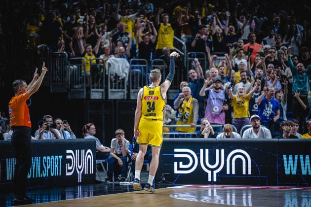 Basketball Berlin 27.05.2026 Saison 2025 2026 EasyCredit BBL 1. Bundesliga Männer, Herren Playoffs Viertelfinale Spiel 5 Alba Berlin - RASTA Vechta Justin Bean (Alba Berlin, No.34) Jubel