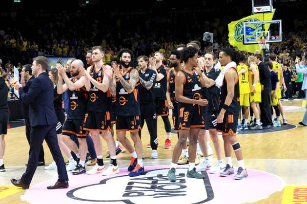 DEU, easyCredit BBL, ALBA vs. Rasta Vechta, 27.05.2026, Uber-Arena, Berlin, DEU, easyCredit BBL, ALBA vs. Rasta Vechta, im Bild Vechta-Spielerkreis