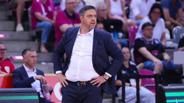 27.05.2026, xydrx, Basketball, easyCredit Basketball Bundesliga, Playoffs, Viertelfinale Spiel 5, Telekom Baskets Bonn - Fitness First Würzburg Baskets, Telekom Dome Bonn: Sasa Filipovski (Fitness First Wuerzburg Baskets Cheftrainer) Copyright: HMBxMedia YannisxDreimann