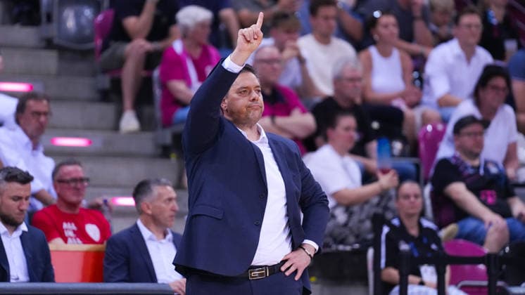27.05.2026, xydrx, Basketball, easyCredit Basketball Bundesliga, Playoffs, Viertelfinale Spiel 5, Telekom Baskets Bonn - Fitness First Würzburg Baskets, Telekom Dome Bonn: Sasa Filipovski (Fitness First Wuerzburg Baskets Cheftrainer) Copyright: HMBxMedia YannisxDreimann