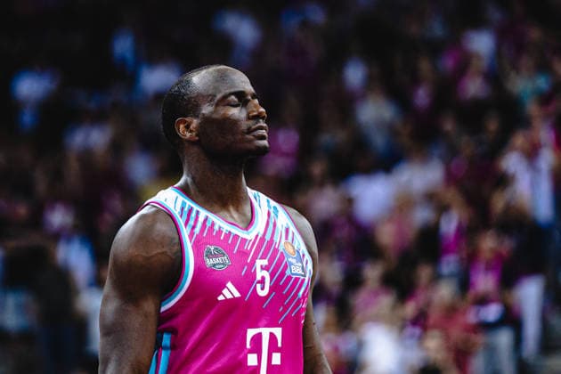 easyCredit Basketball Bundesliga, 5. Playoff-Viertelfinale: Telekom Baskets Bonn vs. Fitness First Baskets Würzburg, 27.05.2026 Letzte Konzentration vor dem Spiel: Tylan Birts (Telekom Baskets Bonn 5) - easyCredit Basketball Bundesliga, 5. Playoff-Viertelfinale: Telekom Baskets Bonn vs. Fitness First Baskets Würzburg, 27.05.2026, Telekom Dome Bonn Copyright: xBEAUTIFULxSPORTS Derixx