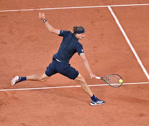 2026 French Open (Roland-Garros) - Day 4 PARIS, FRANCE - MAY 27: Alexander Zverev of Germany in action against Tomas Machac (not seen) of Czech Republic during the Men s Singles second round on Day Four of the 2026 French Open at Roland Garros on May 27, 2026 in Paris, France. Mustafa Yalcin Anadolu Paris France. Editorial use only. Please get in touch for any other usage.  Copyright: x2026xAnadoluxMustafaxYalcinx
