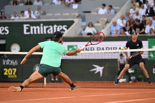 2026 French Open (Roland-Garros) - Day 4 PARIS, FRANCE - MAY 27: Alexander Zverev (not seen) of Germany in action against Tomas Machacof Czech Republic during the Men s Singles second round on Day Four of the 2026 French Open at Roland Garros on May 27, 2026 in Paris, France. Burak Akbulut Anadolu Paris France. Editorial use only. Please get in touch for any other usage.  Copyright: x2026xAnadoluxBurakxAkbulutx