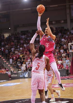 Jonathan Bähre (Baehre) Telekom Baskets Bonn vs. Fitness First Würzburg (Wuerzburg) Baskets Playoffs Viertelfinale Spiel 5 - Saison 2025 26