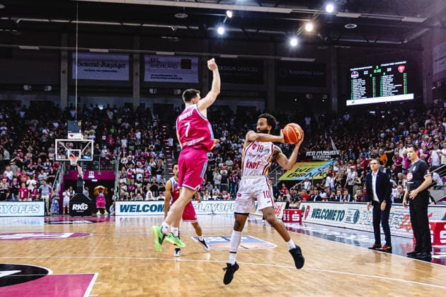 easyCredit Basketball Bundesliga, 5. Playoff-Viertelfinale: Telekom Baskets Bonn vs. Fitness First Baskets Würzburg, 27.05.2026 Davion Mintz (Würzburg 10) und Grayson Murphy (Telekom Baskets Bonn 7) - easyCredit Basketball Bundesliga, 5. Playoff-Viertelfinale: Telekom Baskets Bonn vs. Fitness First Baskets Würzburg, 27.05.2026, Telekom Dome Bonn Copyright: xBEAUTIFULxSPORTS Derixx
