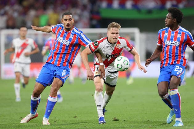 27.05.2026, xtgx, Fussball UEFA Conference League Finale 2026, Crystal Palace - Rayo Vallecano v.l. Maxence Lacroix (Crystal Palace) Alemao (Rayo Vallecano) Zweikampf, Aktion, action, battle for the ball Jaydee Canvot (Crystal Palace) (UEFA REGULATIONS PROHIBIT ANY USE OF PHOTOGRAPHS as IMAGE SEQUENCES and or QUASI-VIDEO) Red Bull Arena