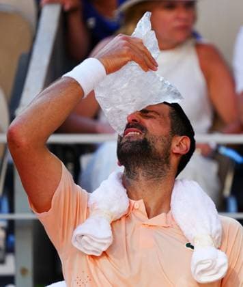 Novak Djokovic cools off with a bag of ice French Open Tennis, Day Four, Tennis, Roland Garros, Paris, France - 27 May 2026Paris Roland Garros France EDITORIAL USE ONLY No use with unauthorised audio, video, data, fixture lists, club league logos or live services. Online in-match use limited to 120 images, no video emulation. No use in betting, games or single club league player publications.  Copyright: xJavierxGarcia Shutterstockx 16898261dw