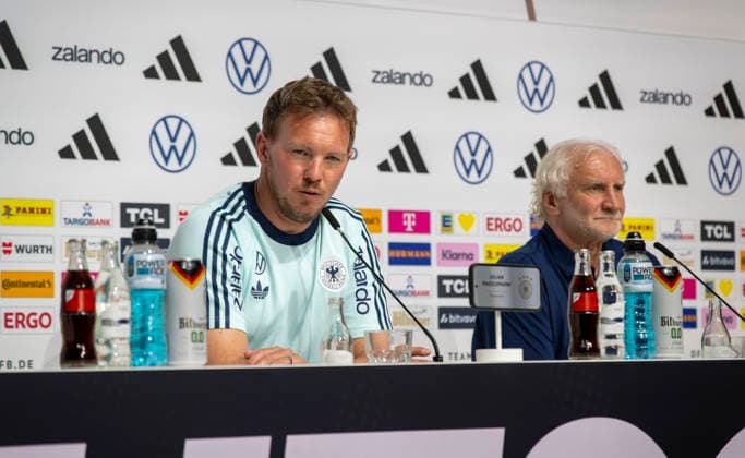 27.05.2026, Fussball DFB-Nationalmannschaft Deutschland, Trainingslager vor der WM, Auftakt-Pressekonferenz im Medienzentrum HALFTIME bei ADIDAS, in Herzogenaurach. v.li:L Bundestrainer Julian Nagelsmann (Deutschland), Sportdirektor Rudi Völler (Deutschland),