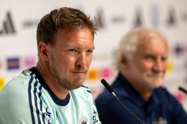27.05.2026, Fussball DFB-Nationalmannschaft Deutschland, Trainingslager vor der WM, Auftakt-Pressekonferenz im Medienzentrum HALFTIME bei ADIDAS, in Herzogenaurach. Bundestrainer Julian Nagelsmann (Deutschland) und Sportdirektor Rudi Völler (re, Deutschland) nachdenklich
