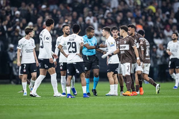 CONMEBOL Libertadores 2026: Corinthians vs. Platense SAO PAULO, BRAZIL - MAY 27: Referee: Alexis Herrera Hernandez in the match between Corinthians and Platense, valid for the sixth round of the CONMEBOL Libertadores 2026, this Wednesday (26), at Neo Quimica Arena, SP, Brazil on May 27, 2026. Copyright: xJhonyxInacioxJhonyxInaciox