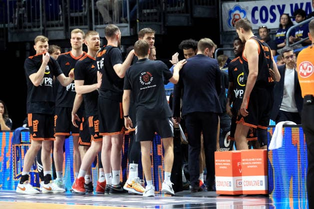 DEU, easyCredit BBL, ALBA vs. Rasta Vechta, 27.05.2026, Uber-Arena, Berlin, DEU, easyCredit BBL, ALBA vs. Rasta Vechta, im Bild Vechta-Spielerkreis