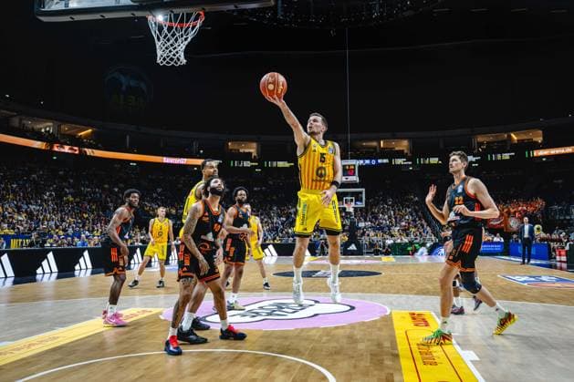 Basketball Berlin 27.05.2026 Saison 2025 2026 EasyCredit BBL 1. Bundesliga Männer, Herren Playoffs Viertelfinale Spiel 5 Alba Berlin - RASTA Vechta Martin Hermannsson (Alba Berlin, No.15)