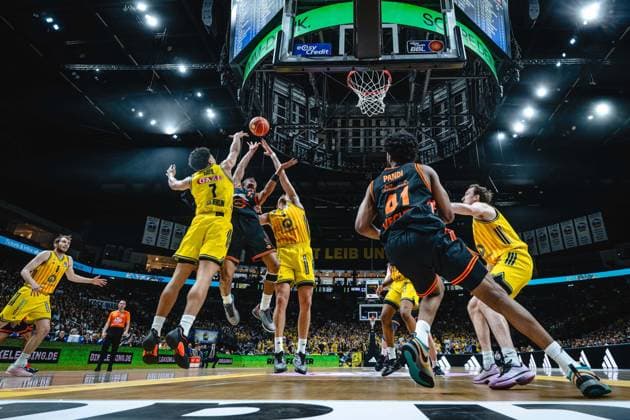 Basketball Berlin 27.05.2026 Saison 2025 2026 EasyCredit BBL 1. Bundesliga Männer, Herren Playoffs Viertelfinale Spiel 5 Alba Berlin - RASTA Vechta Alonzo Verge (Vechta, No.11) Jack Kayil (Alba Berlin, No.07) Sam Griesel (Alba Berlin, No.05)