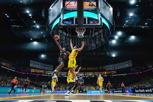 Basketball Berlin 27.05.2026 Saison 2025 2026 EasyCredit BBL 1. Bundesliga Männer, Herren Playoffs Viertelfinale Spiel 5 Alba Berlin - RASTA Vechta Malik Parsons (Vechta, No.03) Michael Rataj (Alba Berlin, No.21) Mike