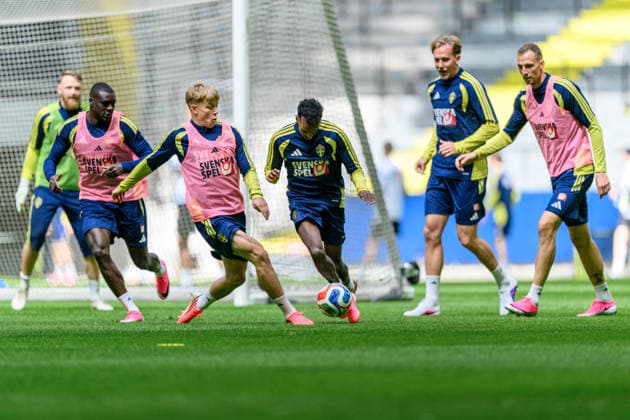 260528 Daniel Svensson and Taha Ali of the Swedish national football team at a training session on May 28, 2026 in Stockholm. Photo: Johanna Säll BILDBYRAN kod JL JL0620 fotboll football soccer fotball landskamp träning practice training sverige sweden sverige a FIFA World Cup, WM, Weltmeisterschaft, Fussball vm bbeng Copyright: JOHANNAxSÄLL BB260528BB185