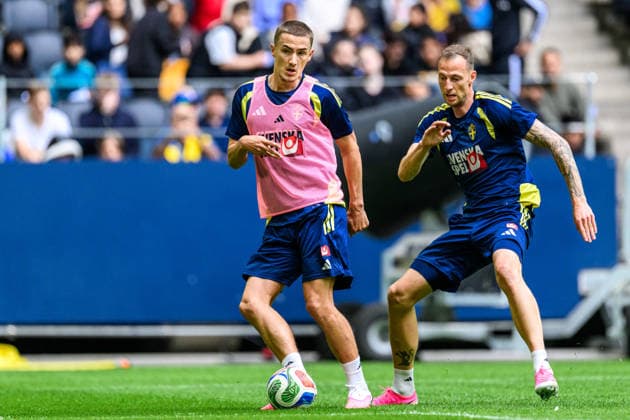 260528 Gustaf Lagerbielke and Gustaf Nilsson of the Swedish national football team at a training session on May 28, 2026 in Stockholm. Photo: Johanna Säll BILDBYRAN kod JL JL0620 fotboll football soccer fotball landskamp träning practice training sverige sweden sverige a FIFA World Cup, WM, Weltmeisterschaft, Fussball vm bbeng Copyright: JOHANNAxSÄLL BB260528BB253