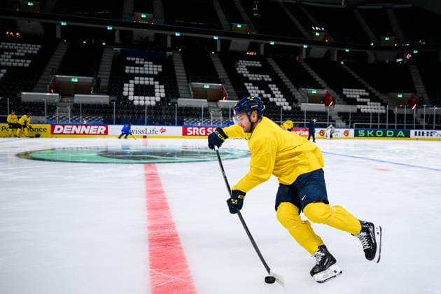 260528 Erik Brännström of Sweden at a practice session during the 2026 IIHF Ice hockey, Eishockey World Championship, WM, Weltmeisterschaft on May 28, 2026 in Zürich. Photo: Jesper Zerman BILDBYRAN kod JZ JZ0734 ishockey ice hockey ishockey-vm 2026 vm 2026 iihf world championship träning practice sverige sweden day 14 bbeng Copyright: JESPERxZERMAN BB260528JZ017