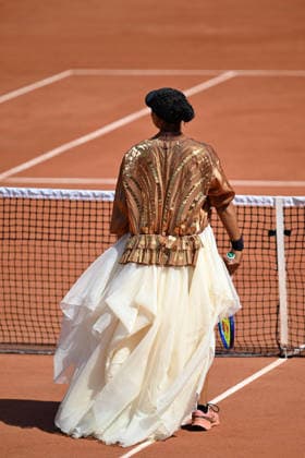 French Open - Naomi Osaka Naomi Osaka of Japan is seen wearing a dress collaberated wit Nike and London-based fashion designer Robert Wun prior to her second round match against Donna Vekic of Croatia during Day Five of the 2026 French Open at Roland Garros on May 28, 2026 in Paris, France. Photo by Franck Castel ABACAPRESS.COM Paris France  Copyright: xCastelxFranck ABACAx
