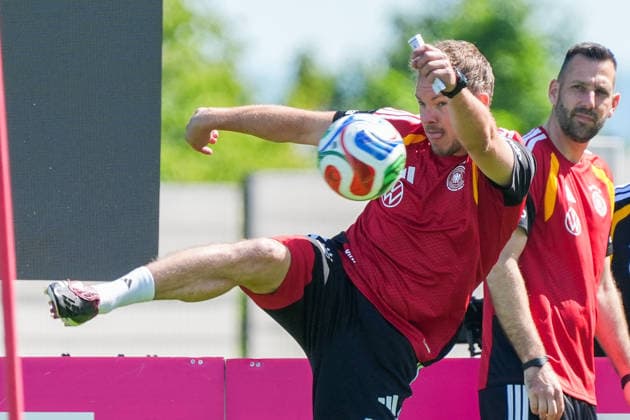 Ballannahme Bundestrainer Julian Nagelsmann (Deutschland Germany) - Herzo Base 28.05.2026: Deutsche Nationalmannschaft, Trainingslager zur WM-Vorbereitung, Home Ground, HerzoBase, World of Adidas, Herzogenaurach