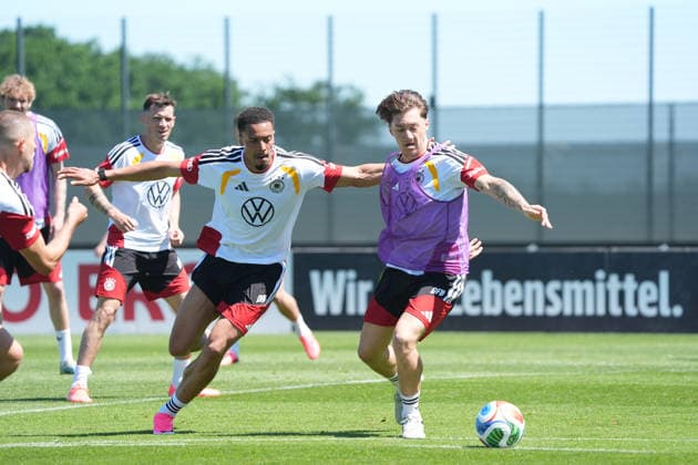 Angelo Stiller (Deutschland Germany) gegen Felix Nmecha (Deutschland Germany) - Herzo Base 28.05.2026: Deutsche Nationalmannschaft, Trainingslager zur WM-Vorbereitung, Home Ground, HerzoBase, World of Adidas, Herzogenaurach