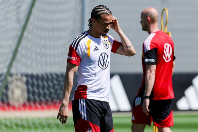 Leroy Sane (Germany) schaut enttaeuscht, , Training der deutschen Fussball Nationalmannschaft, Home Ground am 28. May 2026 in Herzogenaurach, Deutschland. (Foto von Marco Steinbrenner DeFodi Images) Leroy Sane (Germany) looks dejected, , Training der deutschen Fussball Nationalmannschaft, Home Ground, May 28, 2026 in Herzogenaurach, Germany. (Photo by Marco Steinbrenner DeFodi Images) -
