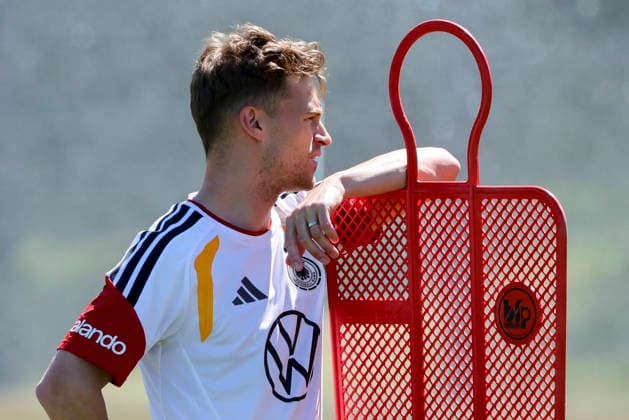 Joshua Kimmich (Germany) schaut enttaeuscht, , Training der deutschen Fussball Nationalmannschaft, Home Ground am 28. May 2026 in Herzogenaurach, Deutschland. (Foto von Marco Steinbrenner DeFodi Images) Joshua Kimmich (Germany) looks dejected, , Training der deutschen Fussball Nationalmannschaft, Home Ground, May 28, 2026 in Herzogenaurach, Germany. (Photo by Marco Steinbrenner DeFodi Images) -