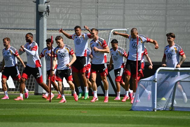 v.li:Joshua KIMMICH (GER), Jonathan Tah (GER),Nathaniel BROWN (GER), Florian WIRTZ (GER),Malick THIAW (GER),Nico SCHLOTTERBECK (GER), Nadiem AMIRI (GER),Waldemar ANTON (GER), Angelo STILLER (GER). Deutsche Fussball Nationalmannschaft,WM Vorbereitung, Trainingslager in Herzogenaurach am 28.05.2026.