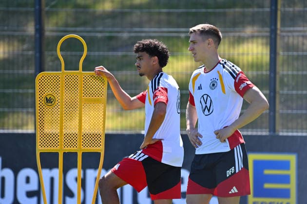 v.li:Nathaniel BROWN (GER), Nico SCHLOTTERBECK (GER) Deutsche Fussball Nationalmannschaft,WM Vorbereitung, Trainingslager in Herzogenaurach am 28.05.2026. Â
