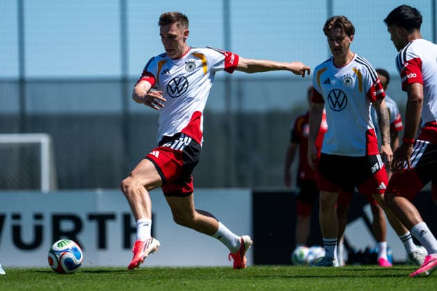 GER, Fußball Herren Nationalmannschaft Deutschland, Training, 28.05.2026, Adidas Homeground, Herzogenaurach, GER, Fußball Herren Nationalmannschaft Deutschland, Training, im Bild Nico Schlotterbeck (Deutschland, 15) am Ball,