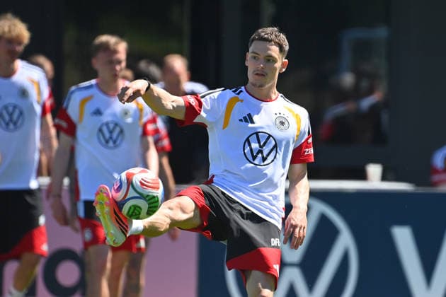 Florian WIRTZ (GER) am Ball, Aktion,Einzelbild,angeschnittenes Einzelmotiv,Halbfigur,halbe Figur. Deutsche Fussball Nationalmannschaft,WM Vorbereitung, Trainingslager in Herzogenaurach am 28.05.2026.