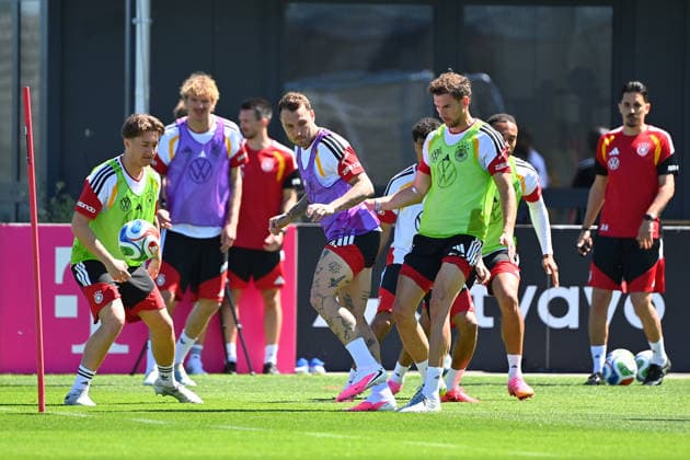v.li:Angelo STILLER (GER),David RAUM (GER), Leon GORETZKA (GER), Aktion,Zweikampf. Deutsche Fussball Nationalmannschaft,WM Vorbereitung, Trainingslager in Herzogenaurach am 28.05.2026.