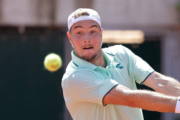 French Open - Jan-Lennard Struff (GER) celebrates during at the 2026 Roland-Garros tournament in Paris, FRANCE, on May 28 - 2026 Copyright: AntonioxBorga