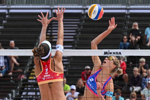 From left Joana Mader of Switzerland and Anna Pavelkova of Czech Republic during the match Joana Mader and Leona Kern of Switzerland vs Katerina Pavelkova and Anna Pavelkova of Czech Republic at the Pro Tour, Beach volleyball, Beachvolleyball tournament of Elite category, Ostrava, Czech Republic, May 28, 2026. (CTKxPhoto JaroslavxOzana) CTKPhotoP2026052805751  CTKPhotoP2026052805751