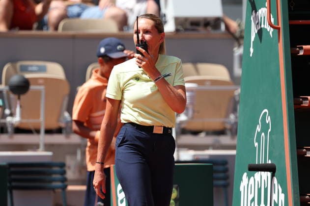 ROLAND GARROS 2026 Thierry Larret MAXPPP - PARIS (75) 28 05 2026 Thierry Larret Maxppp. Tennis. Roland Garros 2026. Internationaux de France de tennis. Stade Roland Garros, Paris (75). Le 28 Mai. Court Philippe CHATRIER : Jannik SINNER (ITA) vs Juan Manuel CERUNDOLO (ARG). Aurelie TOURTE JUGE ARBITRE - Roland Garros French Open tennis tournament, in Paris, France, on 28 May 2026 PARIS (75) STADE ROLAND GARROS PARIS ILE DE FRANCE FRANCE  Copyright: xMAXPPPxThierryxLarretx TLR202605287283 TLR202605287283