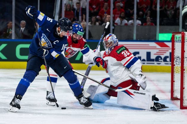 260528 Alexander Barkov of Finland and Michal Kempny and goaltender Josef Korenar of Czech Republic during the 2026 IIHF Ice hockey, Eishockey World Championship, WM, Weltmeisterschaft quarterfinal match between Finland and Czech Republic on May 28, 2026 in Zürich. Photo: Jesper Zerman BILDBYRAN kod JZ JZ0735 ishockey ice hockey ishockey-vm 2026 vm 2026 iihf world championship finland tjeckien czech republic bbeng finland Copyright: JESPERxZERMAN BB260528JZ047