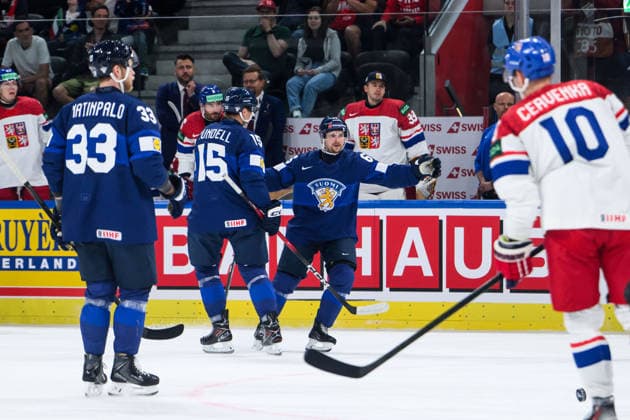 260528 Sakari Manninen of Finland celebrates after 1-0 during the 2026 IIHF Ice hockey, Eishockey World Championship, WM, Weltmeisterschaft quarterfinal match between Finland and Czech Republic on May 28, 2026 in Zürich. Photo: Jesper Zerman BILDBYRAN kod JZ JZ0735 ishockey ice hockey ishockey-vm 2026 vm 2026 iihf world championship finland tjeckien czech republic bbeng jubel celebrates finland Copyright: JESPERxZERMAN BB260528JZ051