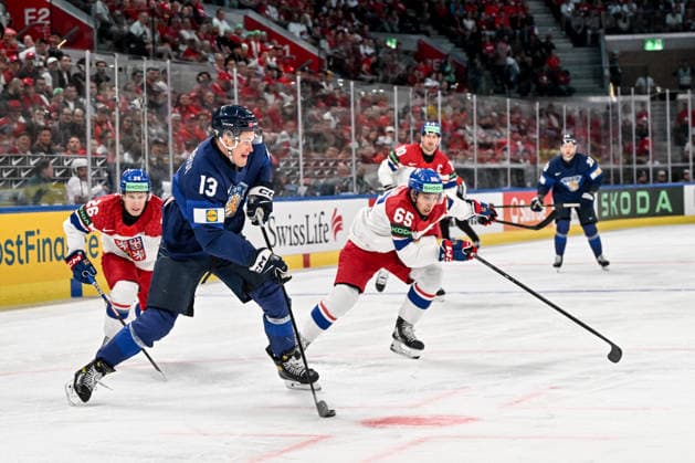 ZURICH, SWITZERLAND - MAY 28: Jesse Puljujarvi of Finland in action chased by Jiri Tichacek of Czechia L) and Tomas Cibulka of Czechia R) during the 2026 IIHF Ice hockey, Eishockey World Championship, WM, Weltmeisterschaft Switzerland game between Finland and Czechia at Swiss Life Arena on May 28, 2026 in Zurich, Zurich. Zurich Swiss Life Arena Zurich Switzerland Copyright: xJustPictures.ch AndreaxBrancax jp-en-EuSpIm-JP7_ANB_FinCze_28052026_0115