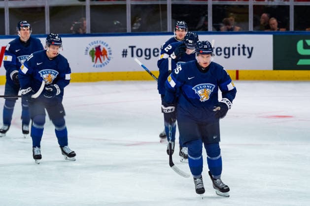 ZURICH, SWITZERLAND - MAY 28: Anton Lundell (Finland, 15) during his 2:0 goal celebration during the Quarter Finals - Match 57 between Finland and Czechia at the IIHF Ice hockey, Eishockey World Championship, WM, Weltmeisterschaft 2026, Swiss Life Arena on May 28, 2026 in Zurich, Switzerland. Zurich Switzerland Copyright: xTimoxSteinx